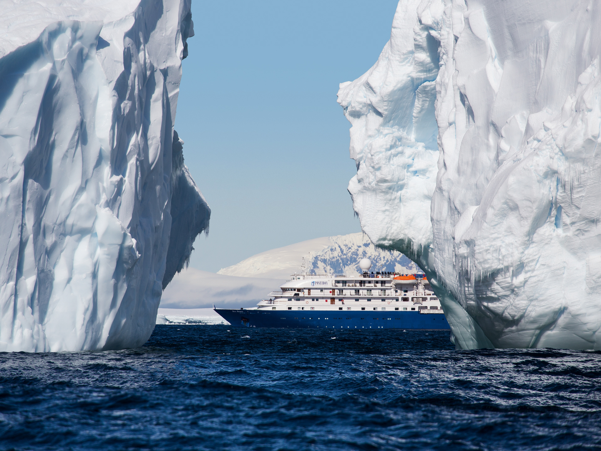 Круизы в Антарктиду: комфорт vs экспедиция