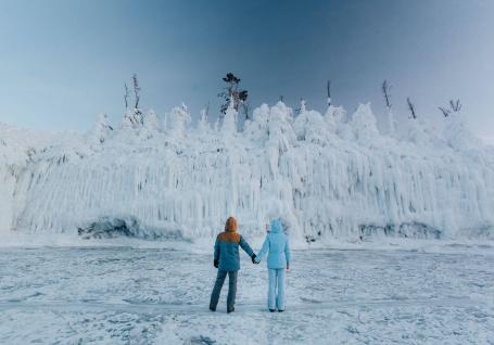Ледяные наплески Байкала