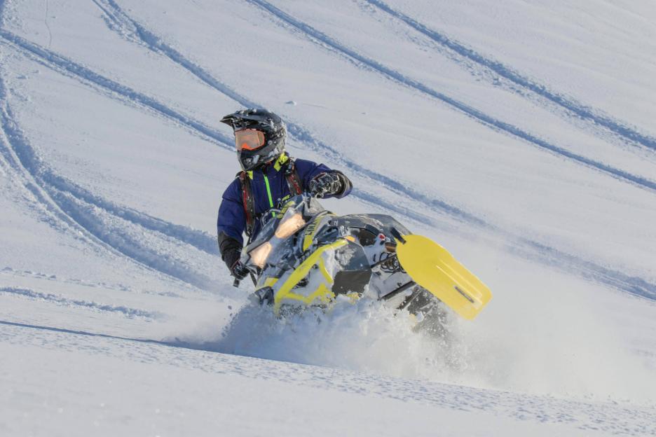 Катание на снегоходах