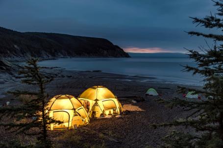 Палаточный лагерь в бухте Врангеля