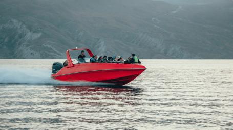 Прогулка на катере по Чиркейскому водохранилищу