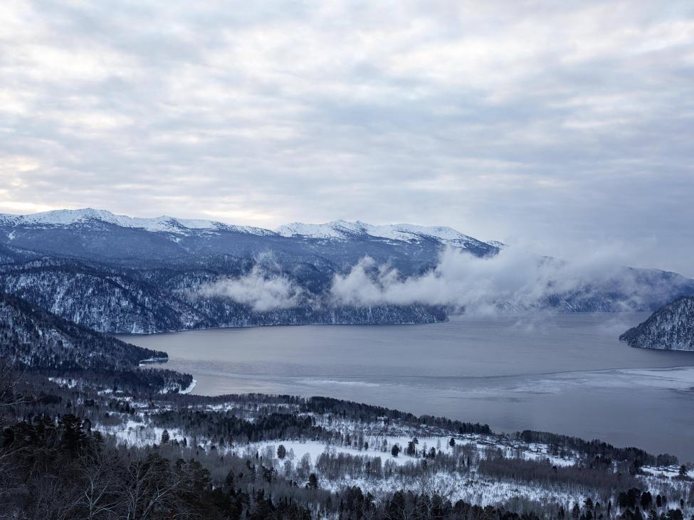 Телецкое озеро зимой