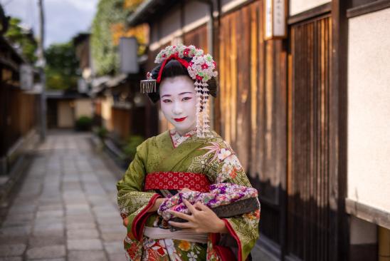 За пределы неоновых огней