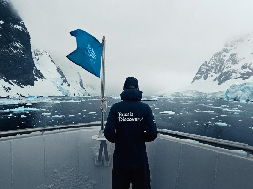 Войти в «Бесконечную реку» дважды. Как основатель RussiaDiscovery знакомил с Антарктидой себя и сына
