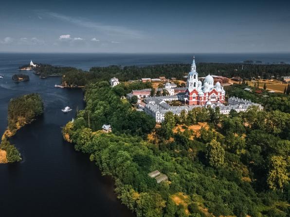 Самые красивые храмы и монастыри России