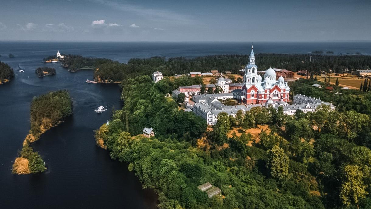 Самые красивые храмы и монастыри России