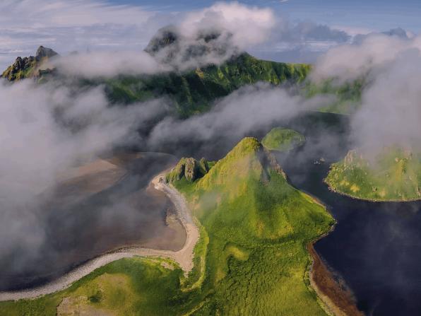 Круиз по Курильским островам: там, где дышат вулканы