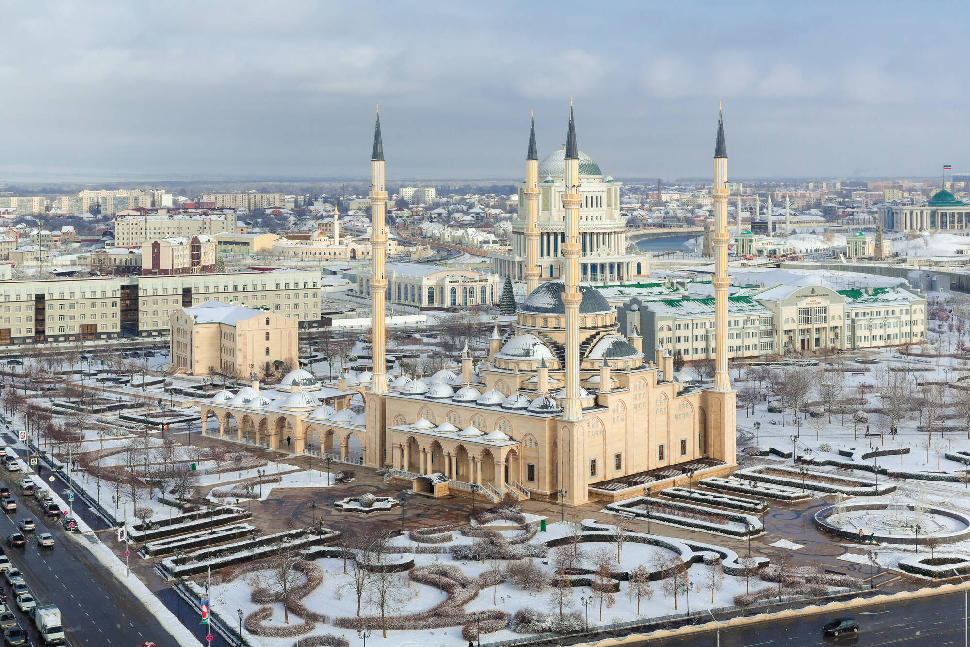 Экскурсии грозный цена. Грозный Чечня зима. Мечеть Грозный зимой. Сердце Чечни Чечня зимой. Грозный шали Аргун.