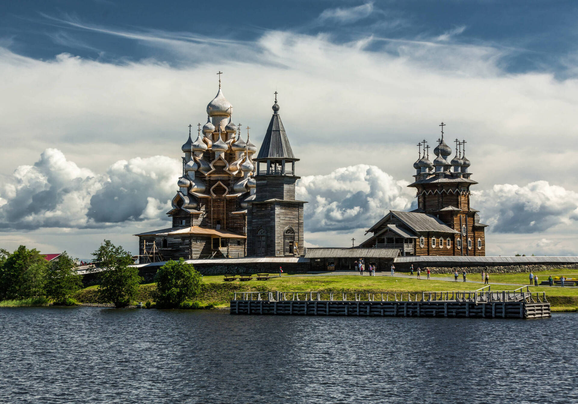 Кижи. Архитектурный ансамбль кижи кижский погост. Архитектурный ансамбль кижи. Кижи в каком городе. Кижи в каком городе.